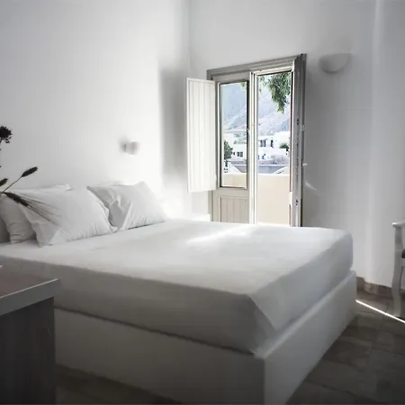 Helios Hotel Períssa