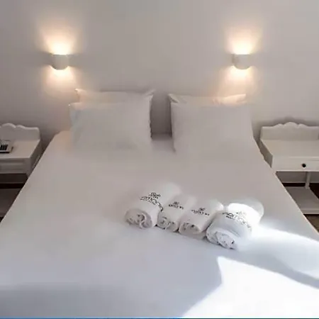 Helios Otel Perissa (Santorini)