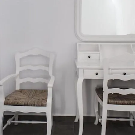 Hotel Helios Perissa (Santorini)