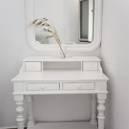 Helios Perissa (Santorini)