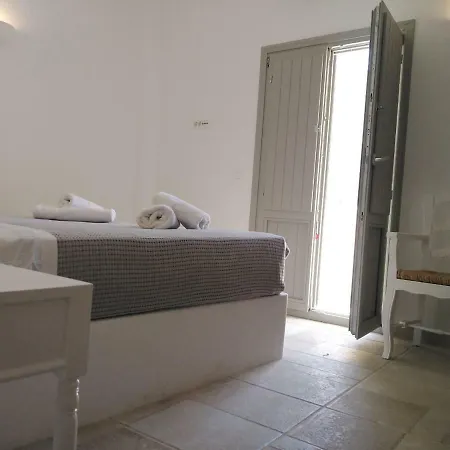 Helios Perissa (Santorini)