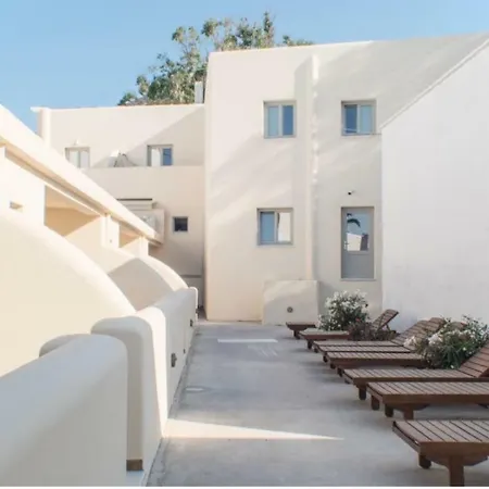 Hotel Helios Perissa (Santorini)